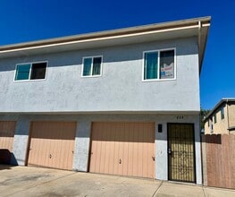 Building Photo - 823 10th St