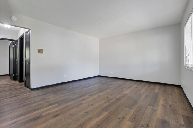 Foto del edificio - 1442 Tiki Ln