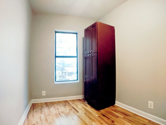 Building Photo - 145 Edgecombe Ave
