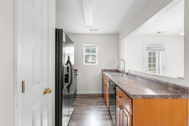 Foto del edificio - 6438 Swallowtail Dr