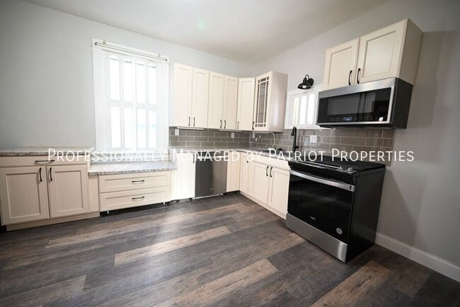 Building Photo - 405 W Main St