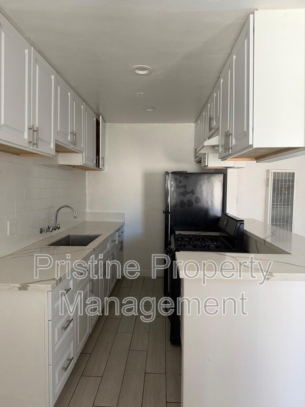 Foto del edificio - 16439 California St