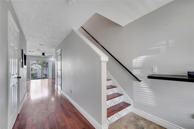 Foto del edificio - 200 Sterling Springs Ln