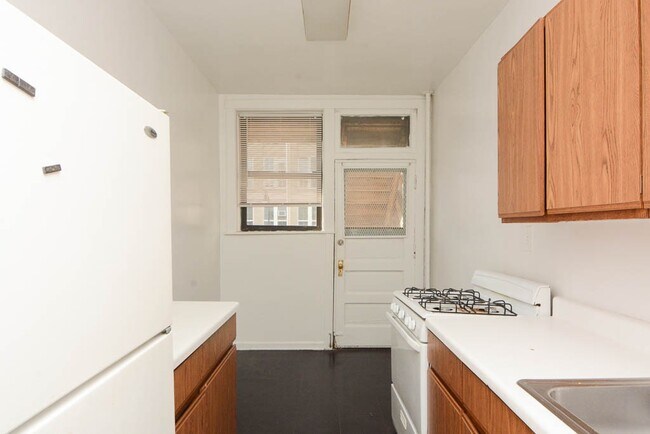 Foto del edificio - 834 W Waveland Ave