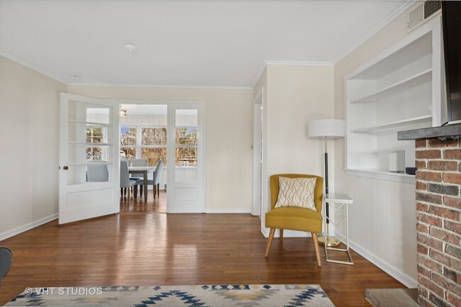 Foto del edificio - 412 Warwick Rd