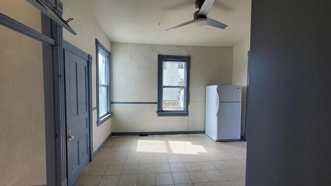 Building Photo - 2057 Switzer Ave