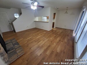 Foto del edificio - 9928 Ardash Ln