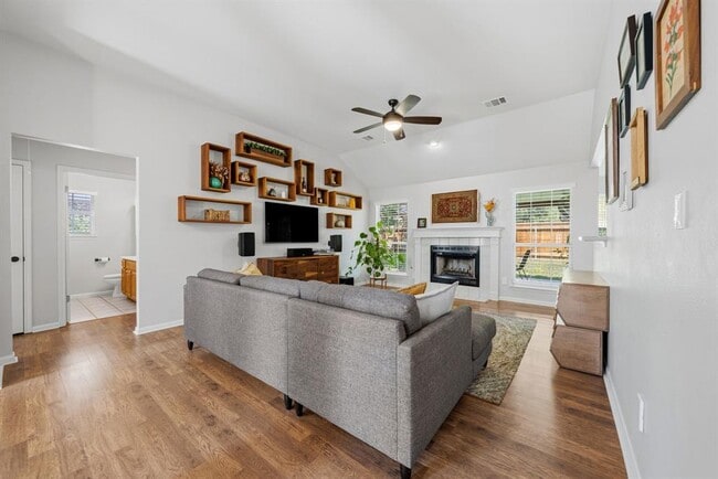 Building Photo - 6816 Beatty Dr