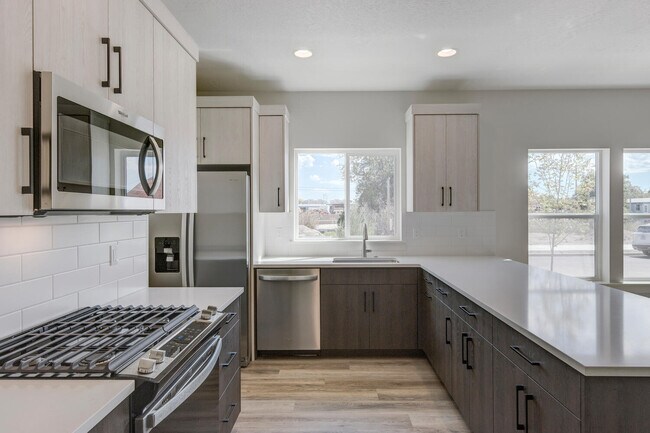 Building Photo - 3858 Reed St