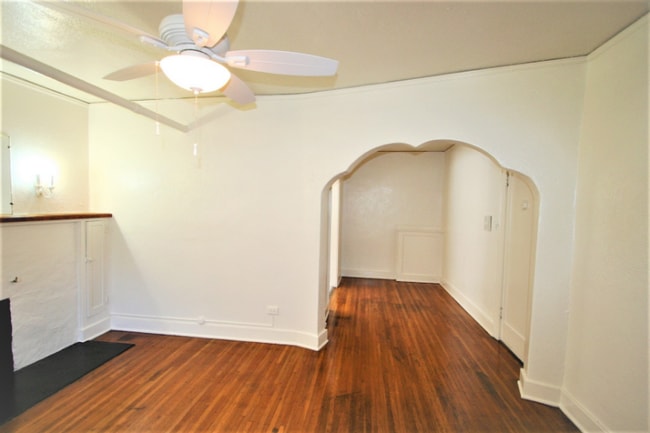 Building Photo - 1125 N Marion St