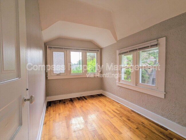 Foto del edificio - 716 Kellogg St SE