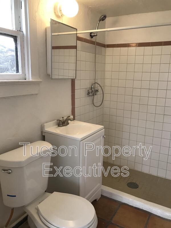 Foto del edificio - 2632 N Stone Ave