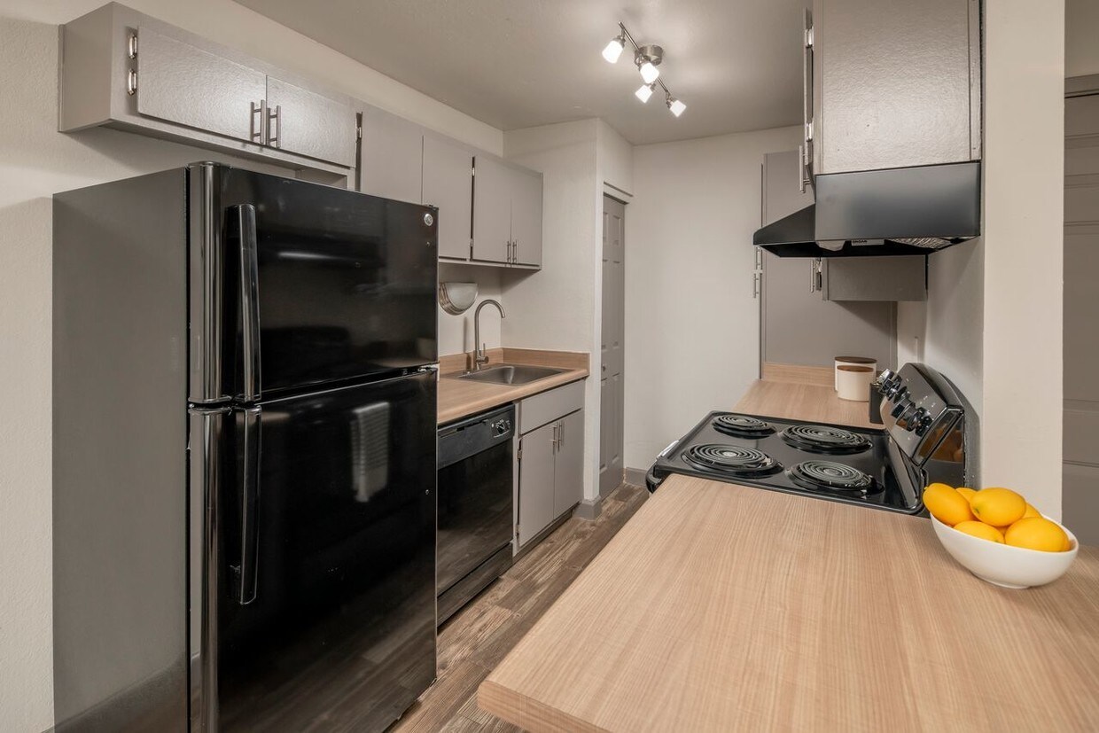 3202 N Country Club Rd, Tucson, AZ 85716