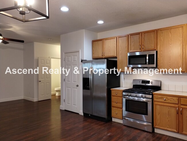 Building Photo - Excellent Hillsboro Location by Multiple I...