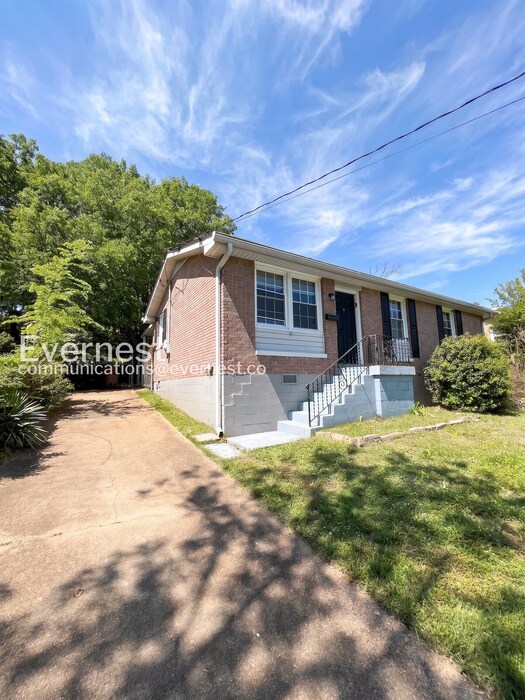 Foto del edificio - 338 Elysian Fields Rd