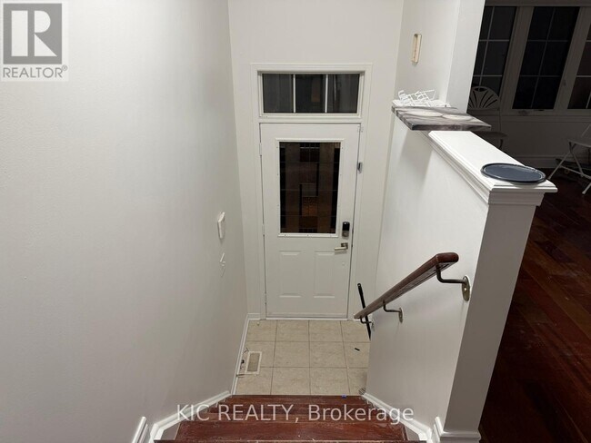 Photo du bâtiment - 8 Ventura Ln