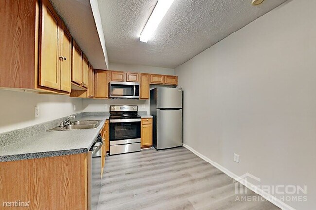 Building Photo - 23 Middlebrook Dr