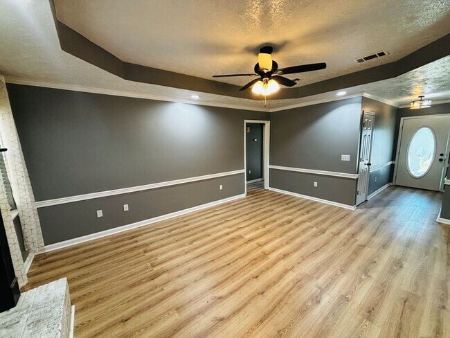 Building Photo - 5062 Womack Dr