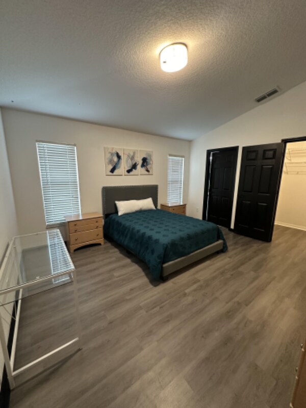 Foto del edificio - 2142 Blackstone Landing Dr