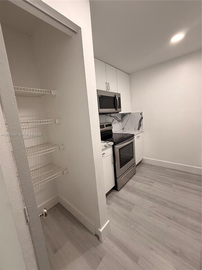 Foto del edificio - 8240 SW 210th St