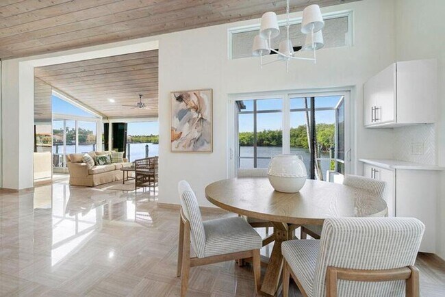 Foto del edificio - 6110 N Ocean Blvd