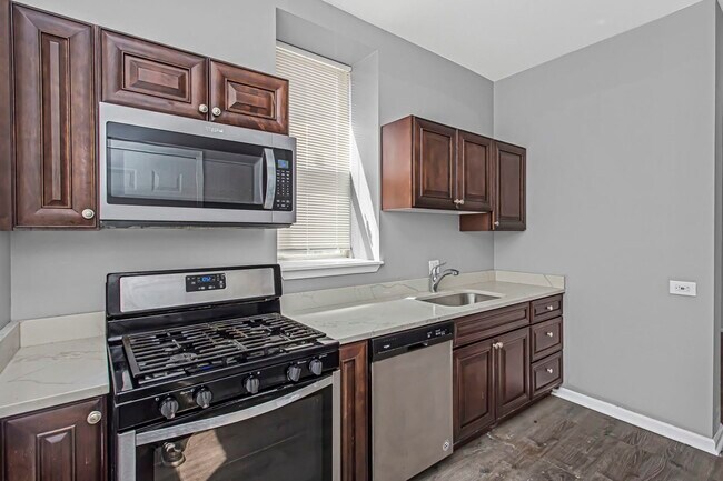 Building Photo - 4125 S Ellis Ave