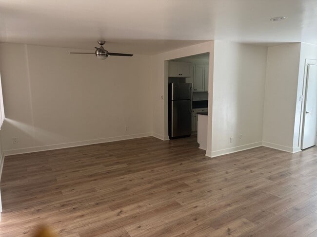 Building Photo - 5643 Carlton Way