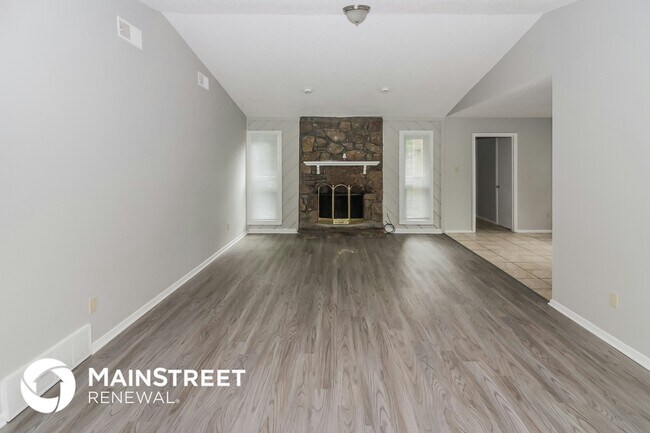 Foto del edificio - 4405 Indian Trail Dr