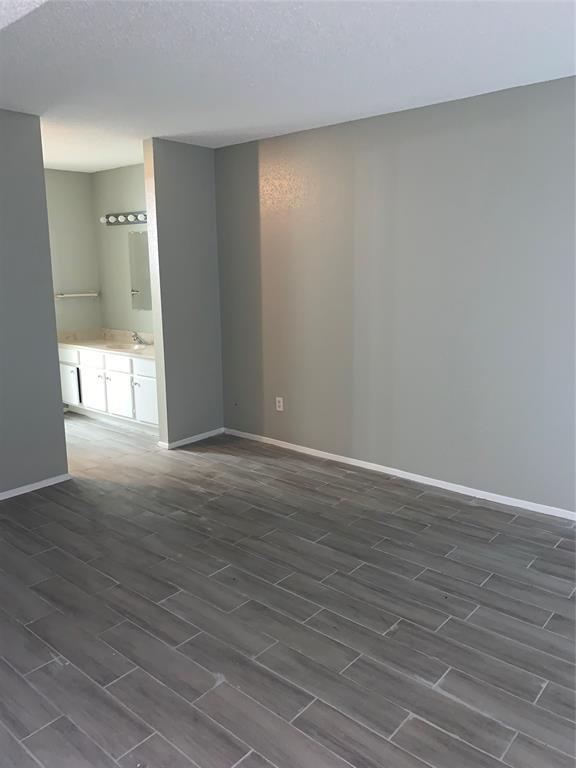 Foto del edificio - 6339 Shadow Tree Dr