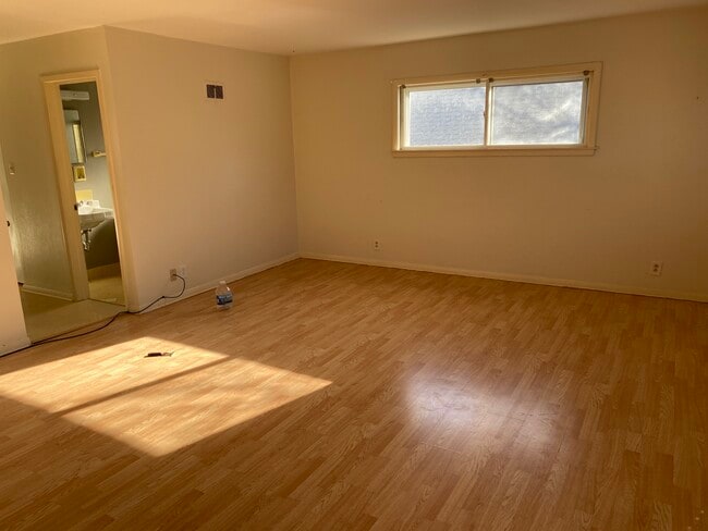 Building Photo - 2408 S 92nd St