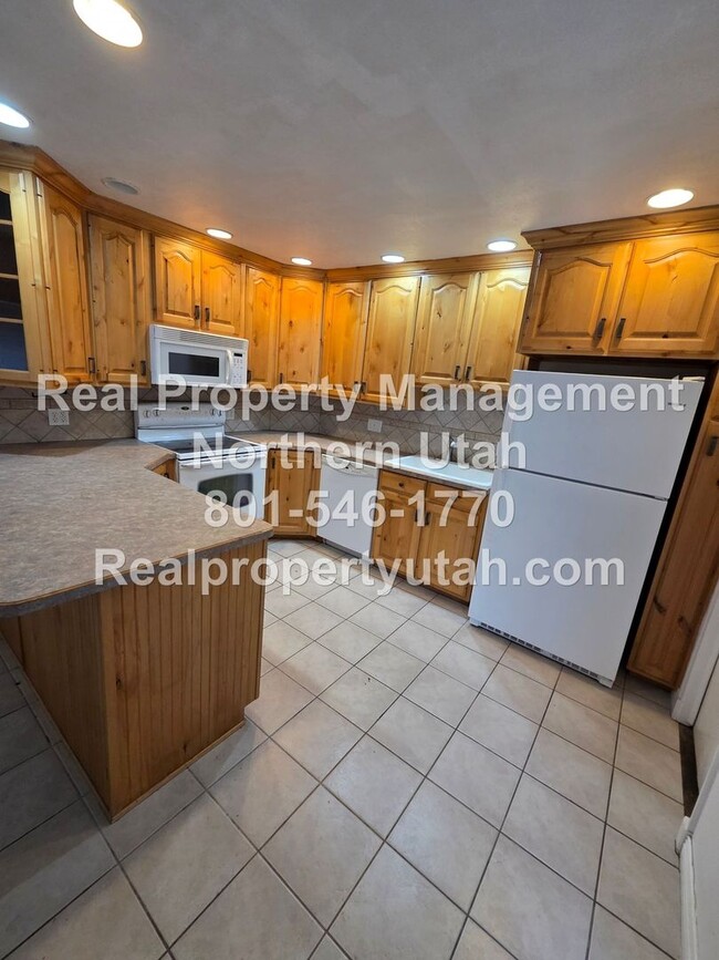 Building Photo - 486 15th St