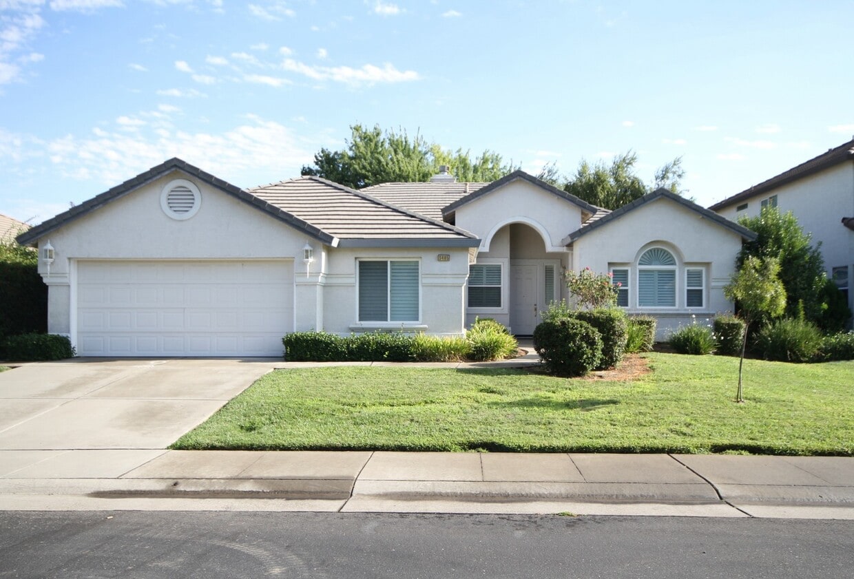 Beautiful 4Ba/2Ba in a Gated Community in House Rental in Elk