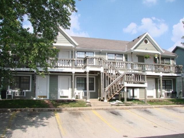 Primary Photo - 593 N Somerset Ter