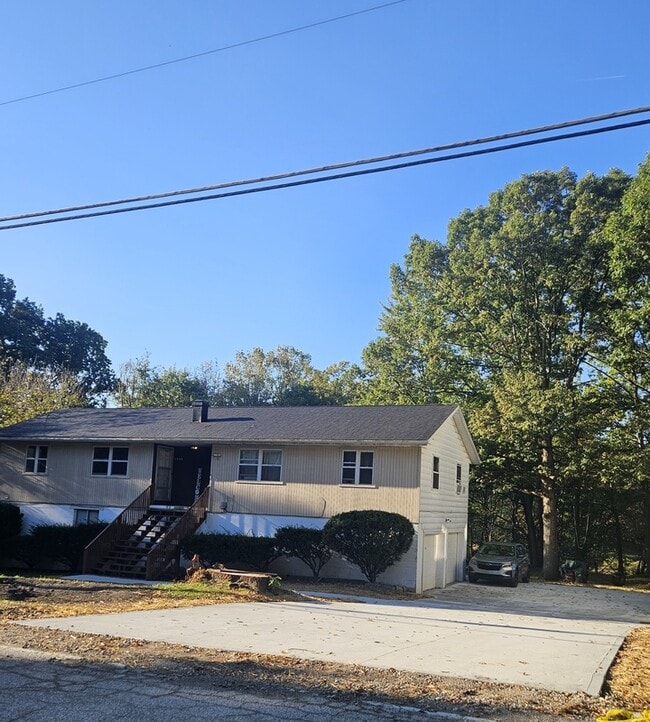Building Photo - 1446 Mac Dr
