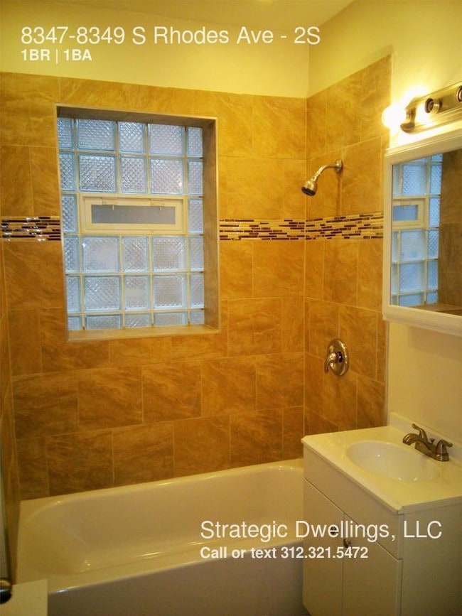 Building Photo - 8347 S Rhodes Ave