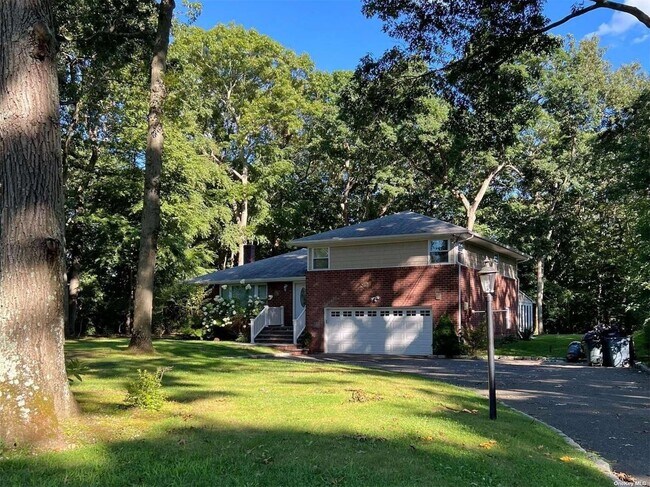 Foto del edificio - 28 Woodland Dr