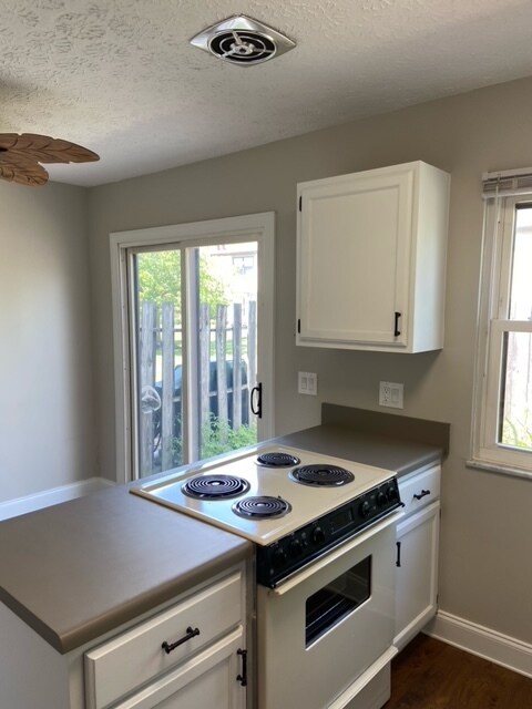 Primary Photo - 700 Alta View Ct