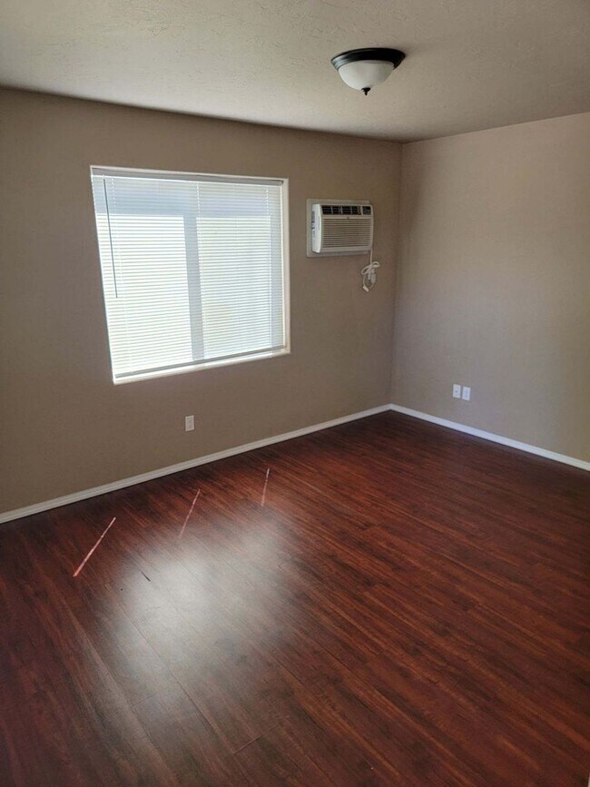 Building Photo - W Shannon Duplex