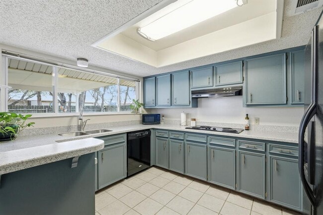 Building Photo - 1007 Lime Rock Dr