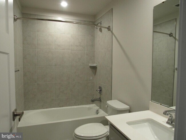 Foto del edificio - 13951 Airfoil Rd