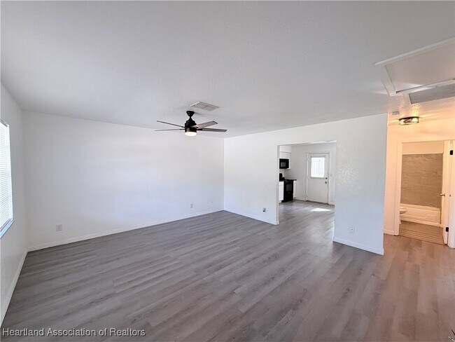 Foto del edificio - 620 Lake Groves Rd NW