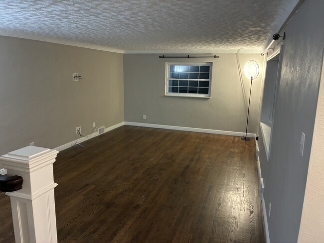 Building Photo - 146 Westward Ho Dr