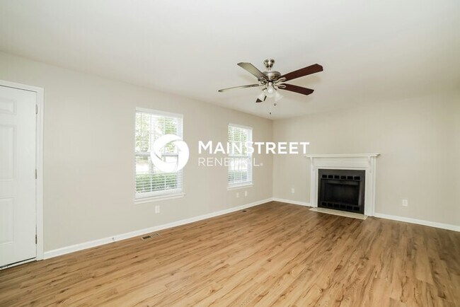 Building Photo - 3 Bedroom Pet-Friendly Home in Cartersvill...