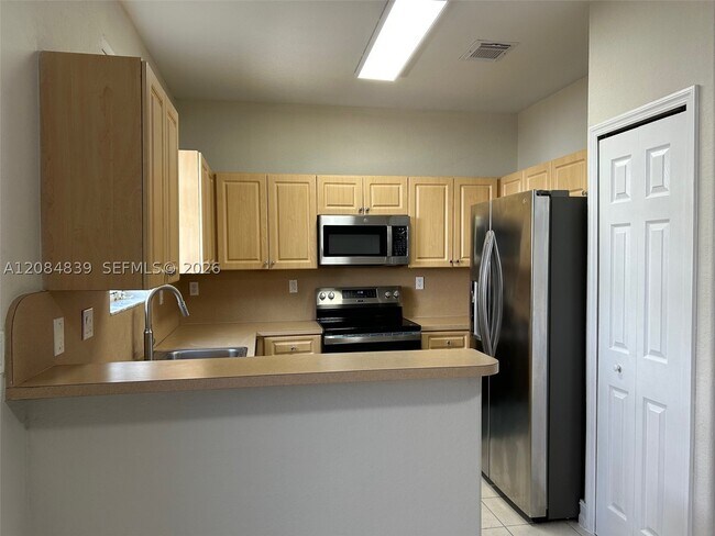 Foto del edificio - 11501 NW 77th St