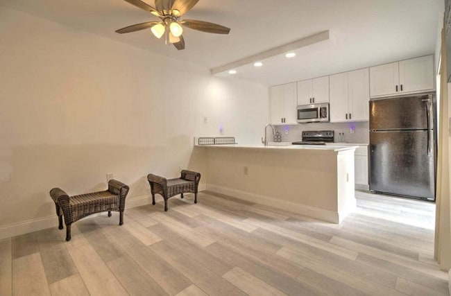 Building Photo - 593 Green Springs Pl