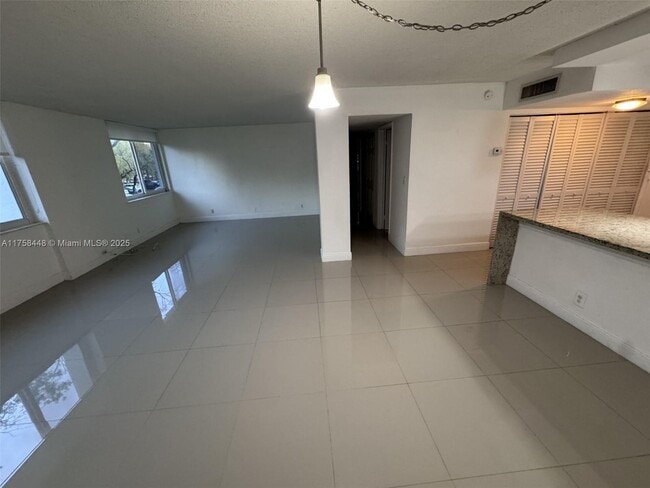 Building Photo - 9143 SW 77th Ave