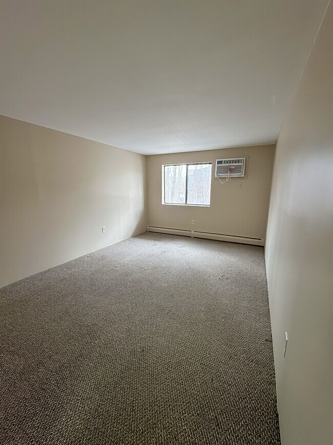 Foto del edificio - 1375 Bodwell Rd