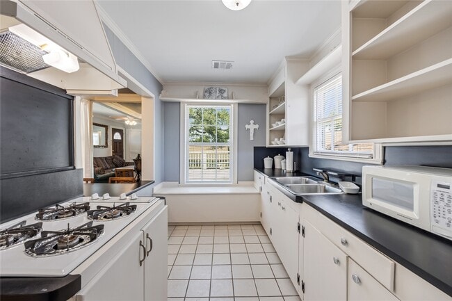 Building Photo - 1310 Reid St