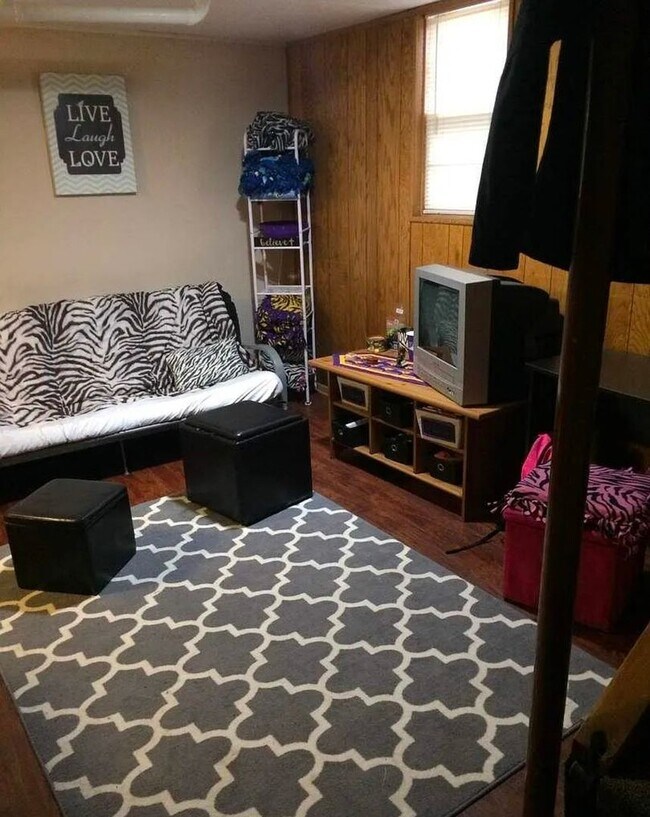 Foto del edificio - Olive St.