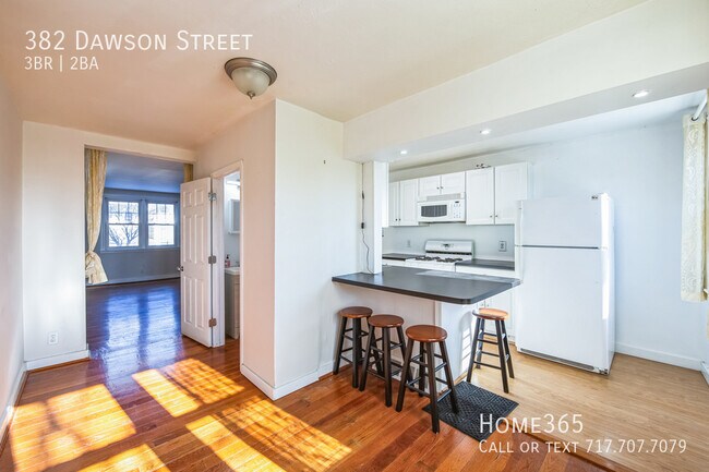 Building Photo - Discover Your New Home in the Heart of Phi...